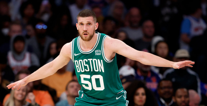 Михайлюк набрал 9 очков в игре Бостона с Милуоки в регулярном чемпионате НБА