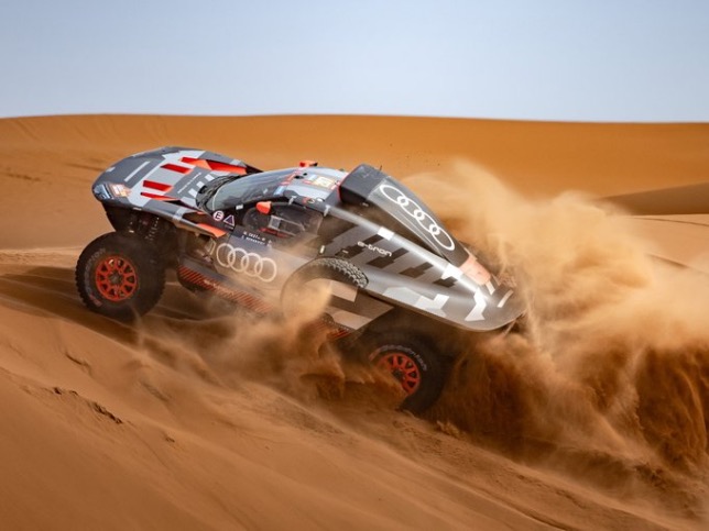 Дакар: Экстрём отыгрался после проблем на седьмом этапе Дакар: Экстрём отыгрался после проблем на седьмом этапе