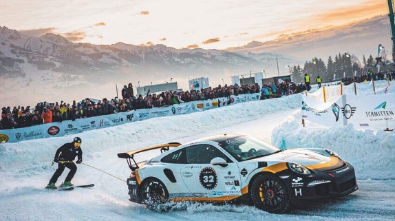 Валттери Боттас побывал на ледовой гонке в Австрии