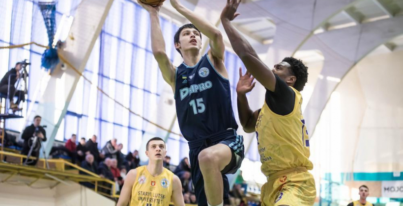 Днепр легко разгромил Старый Луцк Днепр легко разгромил Старый Луцк