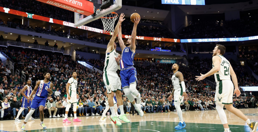 НБА. Лэнь набрал четыре очка в матче Сакраменто и Милуоки