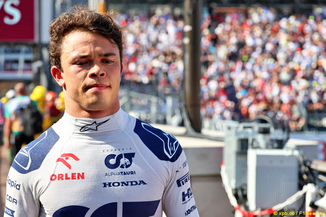 Суд обязал де Вриза выплатить деньги бывшему спонсору Суд обязал де Вриза выплатить деньги бывшему спонсору