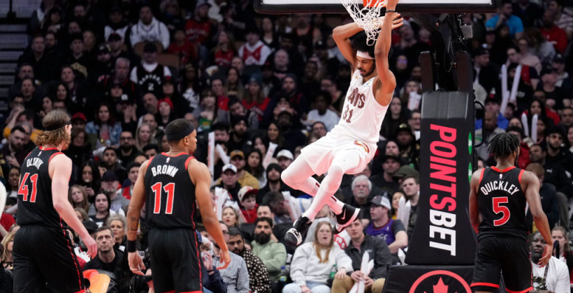 Кливленд разобрался с Торонто, Голден Стэйт вырвал победу у Финикса в НБА Кливленд разобрался с Торонто, Голден Стэйт вырвал победу у Финикса в НБА