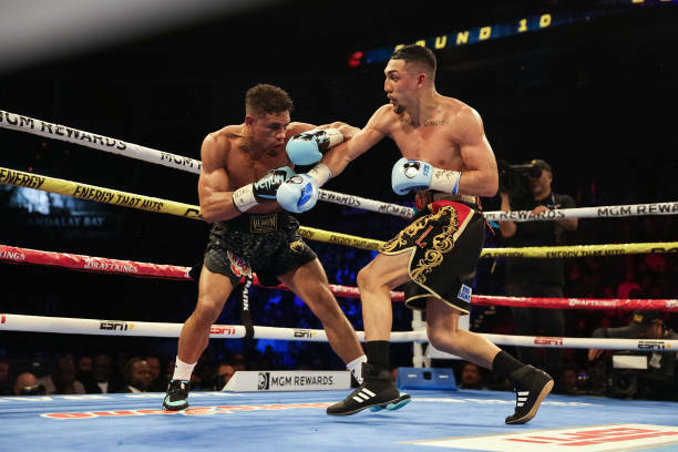 Тео Лопес сохранил титул WBO в равном бою против Джемейна Ортиса