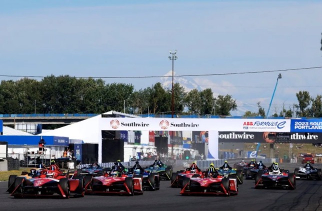 В Формуле E хотят проводить ещё одну гонку в США В Формуле E хотят проводить ещё одну гонку в США