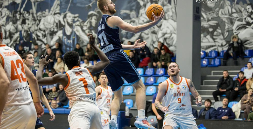 Днепр разгромил Кривбасс, установив новый рекорд результативности Суперлиги FAVBET