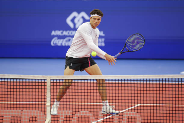 Даллас. Шелтон и Пол сыграют в четвертьфинале, Юбэнкс проиграл во втором круге Даллас. Шелтон и Пол сыграют в четвертьфинале, Юбэнкс проиграл во втором круге