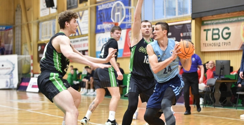 Днепр разбил Прикарпатье-Говерлу в матче бабла в Ровно Днепр разбил Прикарпатье-Говерлу в матче бабла в Ровно