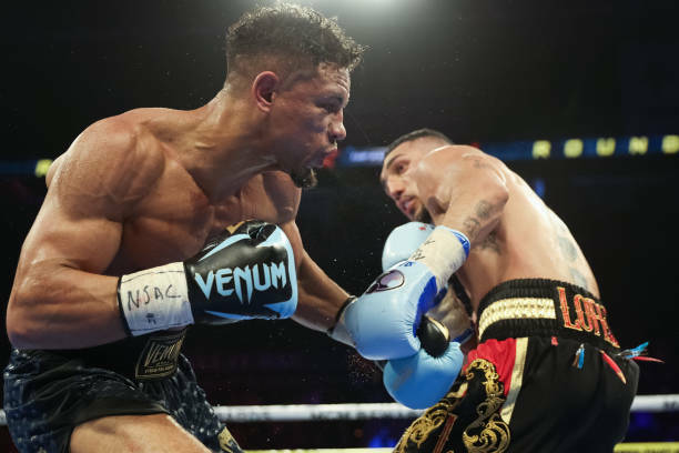 Тео Лопес сохранил титул WBO в равном бою против Джемейна Ортиса