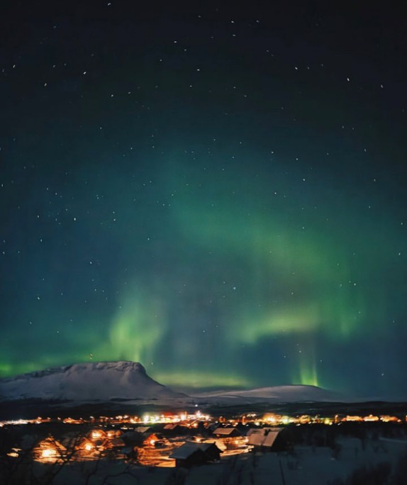 Перед Бахрейном Боттас с подругой отправился в Лапландию