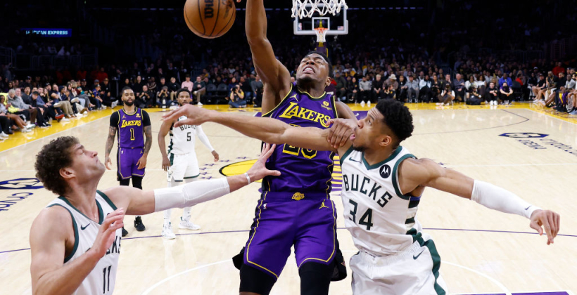 Лейкерс вырвали победу у Милуоки, Кливленд в овертайме дожал Миннесоту в НБА Лейкерс вырвали победу у Милуоки, Кливленд в овертайме дожал Миннесоту в НБА