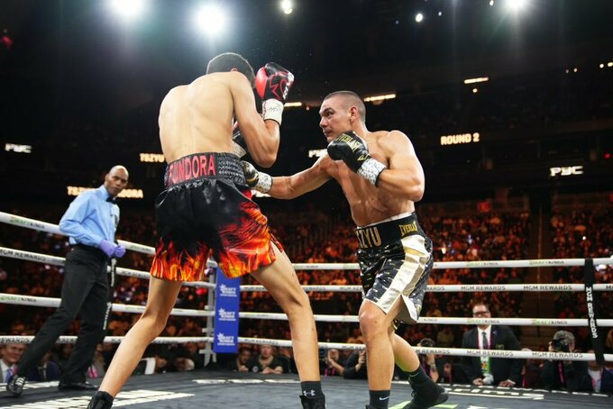 Кровавый махач! Фундора победил Тима Цзю и завоевал пояса WBC и WBO