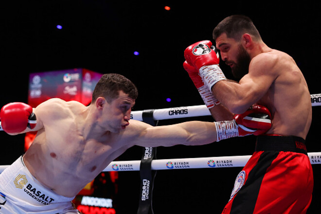 ВИДЕО. Узбек нокаутировал россиянина в андеркарде Джошуа – Нганну ВИДЕО. Узбек нокаутировал россиянина в андеркарде Джошуа – Нганну