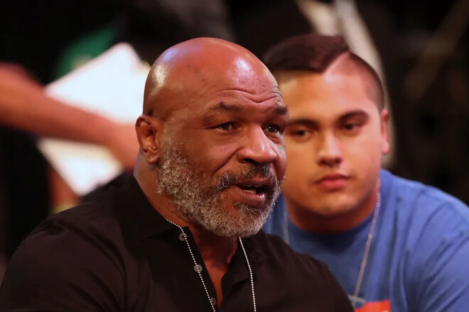 ВИДЕО. Майк Тайсон показал свою форму накануне боя с Джейком Полом ВИДЕО. Майк Тайсон показал свою форму накануне боя с Джейком Полом