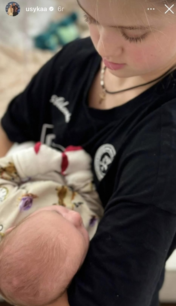 ФОТО. Усик впервые показал свою новорожденную дочь