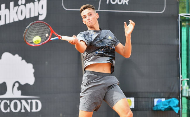 Интервью с 577 ракеткой мира - украинцем Георгием Кравченко! Как живут и сколько зарабатывают профессиональные теннисисты? Жизнь на турнирах ITF Интервью с 577 ракеткой мира - украинцем Георгием Кравченко! Как живут и сколько зарабатывают профессиональные теннисисты? Жизнь на турнирах ITF