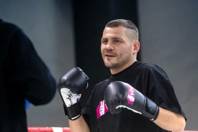 Денис Беринчик – Эмануэль Наваррете. Смотреть онлайн. LIVE трансляция Денис Беринчик – Эмануэль Наваррете. Смотреть онлайн. LIVE трансляция