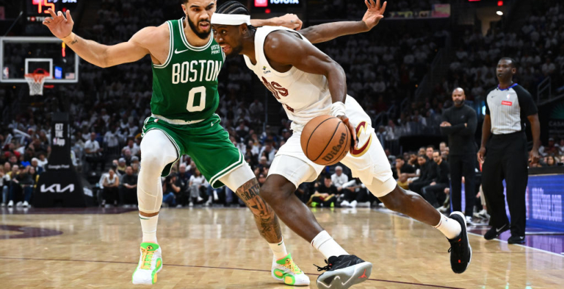Бостон с Михайлюком обыграл Кливленд в третьем матче серии плей-офф НБА