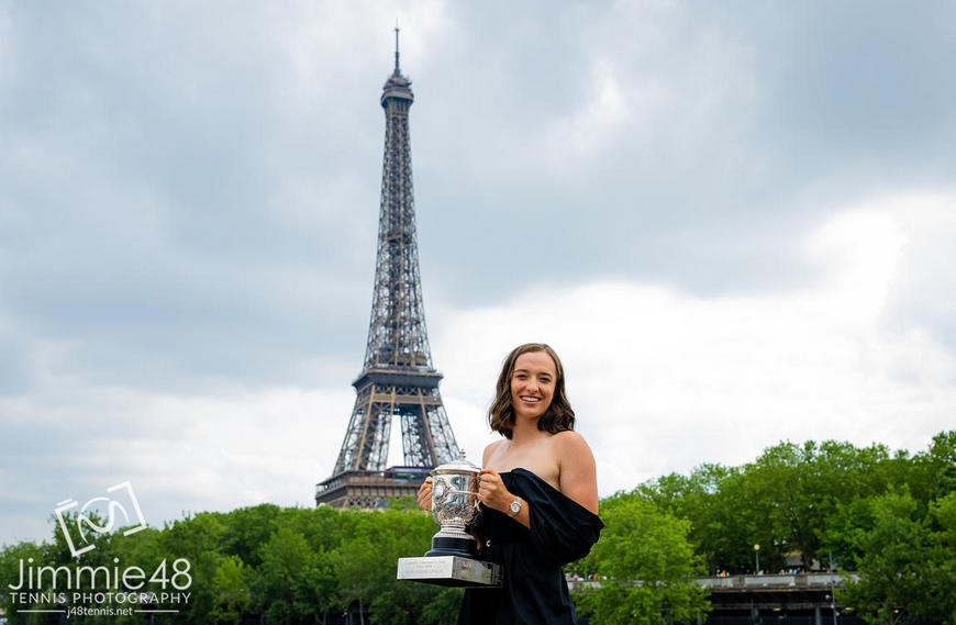 Фотосессия чемпионки Ролан Гаррос Иги Швёнтек в Париже (ФОТО)