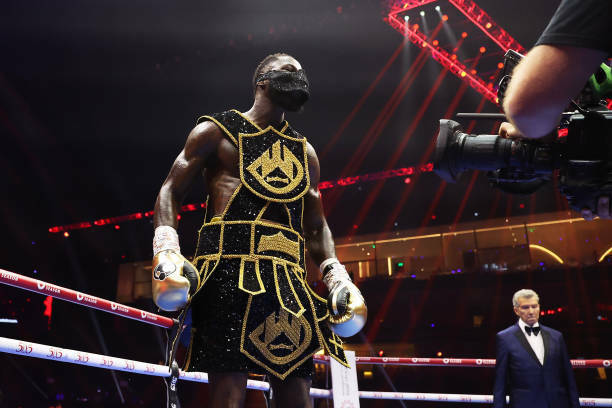 Бронзовый бомбардировщик обезврежен. Чжан Чжилей нокаутировал Уайлдера