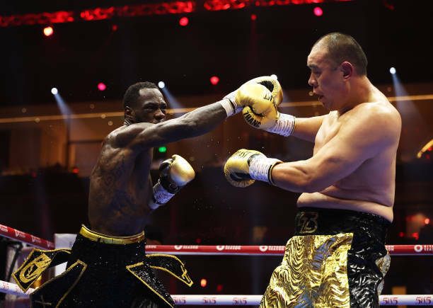 Бронзовый бомбардировщик обезврежен. Чжан Чжилей нокаутировал Уайлдера