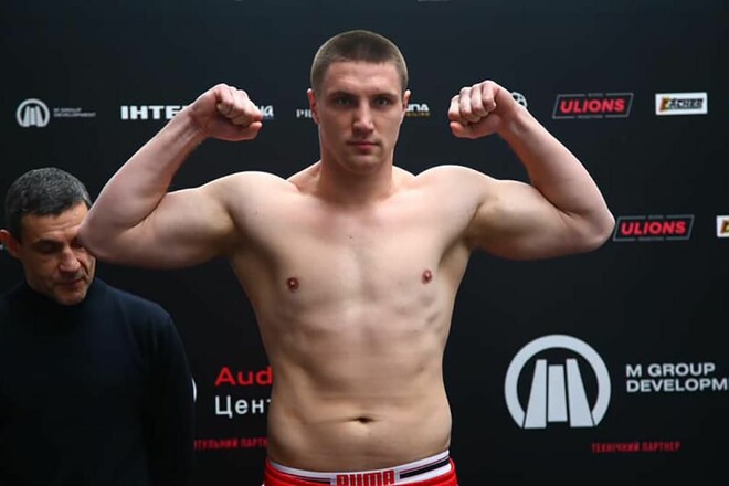 Непобежденный украинец-супертяж выиграл в США у американца Непобежденный украинец-супертяж выиграл в США у американца