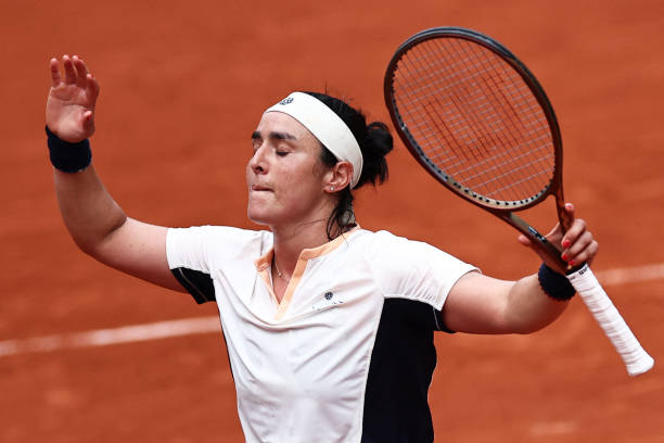 Ролан Гаррос. Жабер победила Таусон и станет соперницей Гауфф в четвертьфинале Ролан Гаррос. Жабер победила Таусон и станет соперницей Гауфф в четвертьфинале