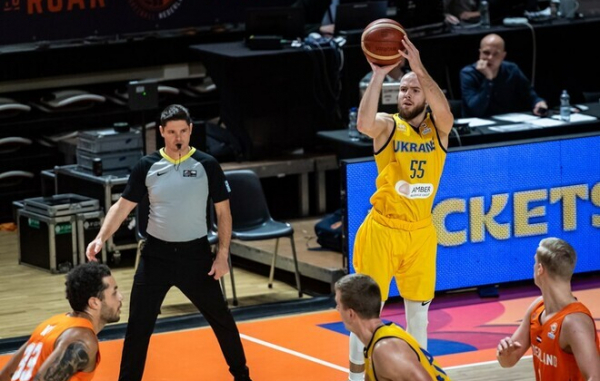 Защитник сборной Украины Сидоров перешел в французский Фос Прованс