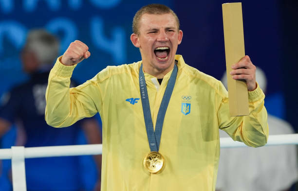 ФОТО. Награждение Хижняка. Украинец получил заслуженную золотую медаль