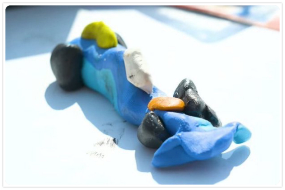 Гонщики играют в «Тайного Санту» и им весело!