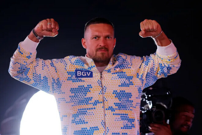 Экс-тренер Майка Тайсона рассказал, сравнялся ли Усик с Мухаммедом Али Экс-тренер Майка Тайсона рассказал, сравнялся ли Усик с Мухаммедом Али