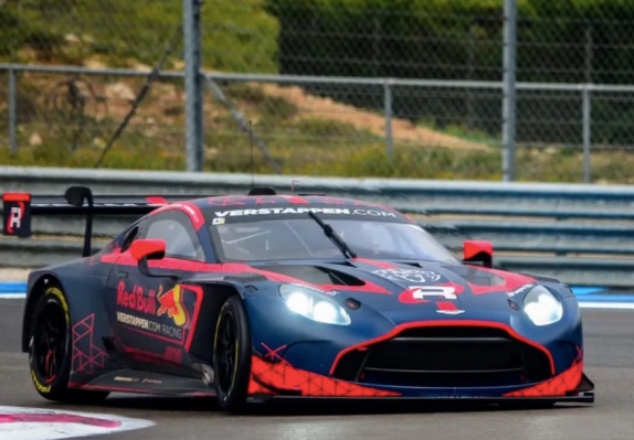 Ферстаппен тестировал в Ле-Кастелле Aston Martin GT3