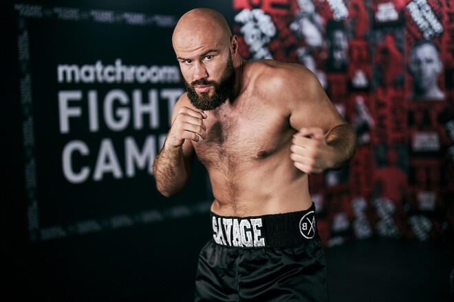 Непобежденный супертяж нацелился на россиянина после победы над украинцем Непобежденный супертяж нацелился на россиянина после победы над украинцем