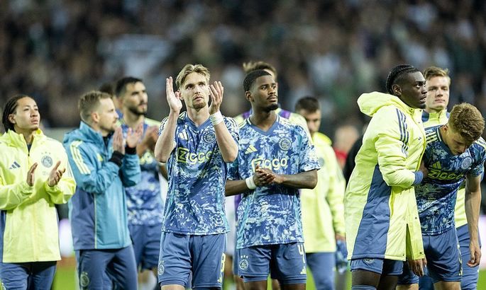 Чемпион в Нидерландах не сменится? Аякс упустил первую строчку в предпоследнем туре на 90+9 минуте Чемпион в Нидерландах не сменится? Аякс упустил первую строчку в предпоследнем туре на 90+9 минуте