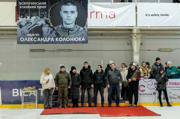 Склоним головы. 19-летний хоккеист погиб в боях за Бахмут