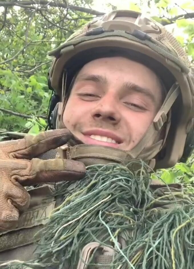 Склоним головы. 19-летний хоккеист погиб в боях за Бахмут
