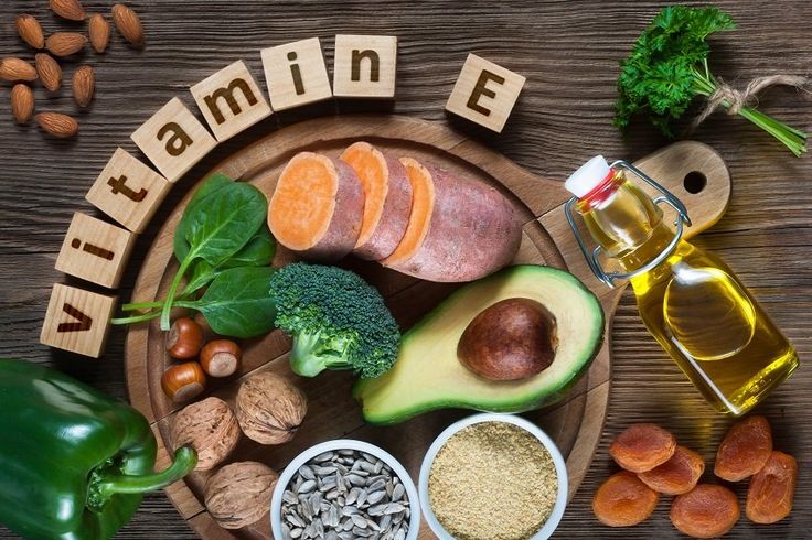 Какие витамины важны для спортсменов: список с продуктами