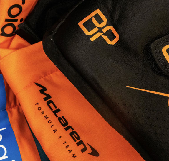 Брэд Питт протестировал McLaren Формулы 1 в Остине