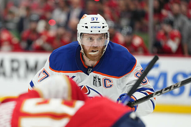 Макдэвид выставил Эдмонтону условие. Не обещает подписать контракт Макдэвид выставил Эдмонтону условие. Не обещает подписать контракт