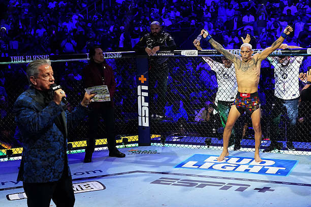 Как Топурия стал чемпионом UFC за один раунд