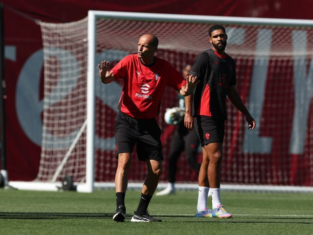 Арсенал обыграл Милан в товарищеском матче 1:0