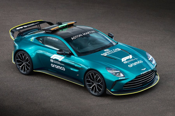 В Зандфорте дебютировал новый сейфти-кар Aston Martin