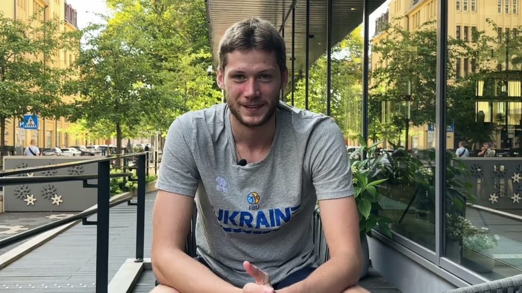 Тренер сборной Украины вызвал Ростислава Новицкого