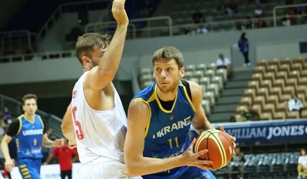 Тренер сборной Украины вызвал Ростислава Новицкого