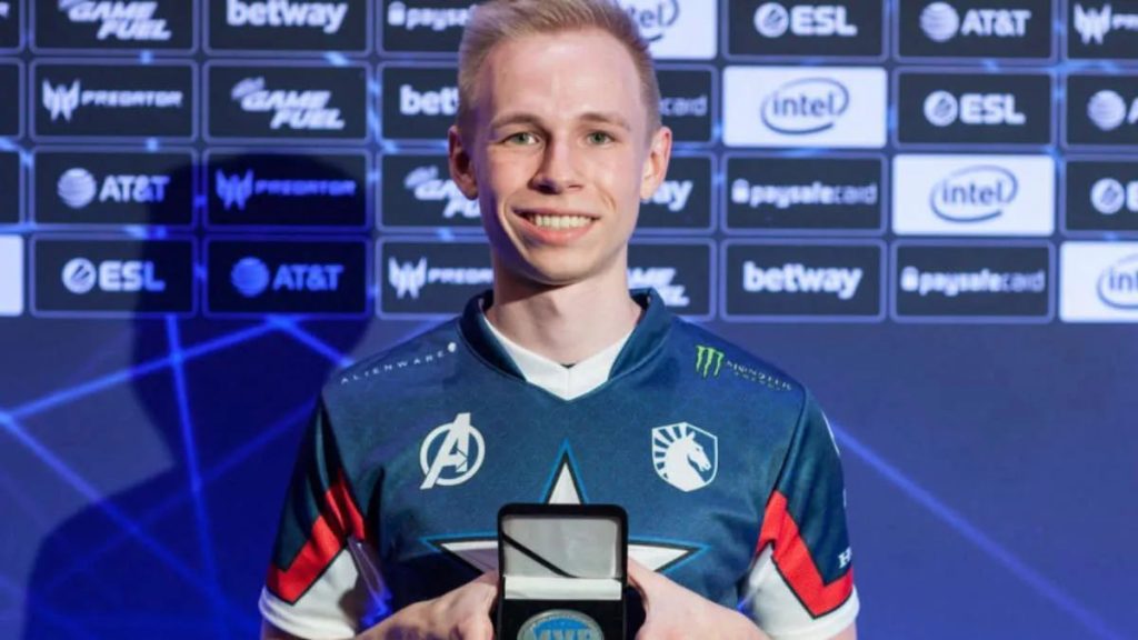FaZe Clan отправила EliGE в запас по CS2