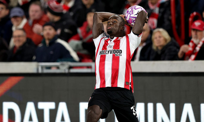 В Международном совете футбольных ассоциаций обсудили внедрение лимита времени на вбрасывание мяча из аута и вмешательство VAR по желтым карточкам В Международном совете футбольных ассоциаций обсудили внедрение лимита времени на вбрасывание мяча из аута и вмешательство VAR по желтым карточкам