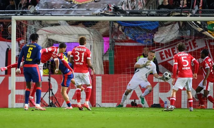 Кубок Германии. Бесконечная серия пенальти в Гамбурге, прогулка Лейпцига и скальп Бохума Кубок Германии. Бесконечная серия пенальти в Гамбурге, прогулка Лейпцига и скальп Бохума