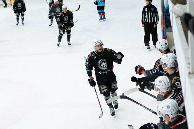 Непростой игра чемпиона. Кременчуг и Одещина провели яркий матч с 8 шайбами Непростой игра чемпиона. Кременчуг и Одещина провели яркий матч с 8 шайбами