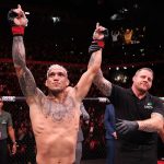 Оливейра победил Гамрота и снова вернулся в топ UFC