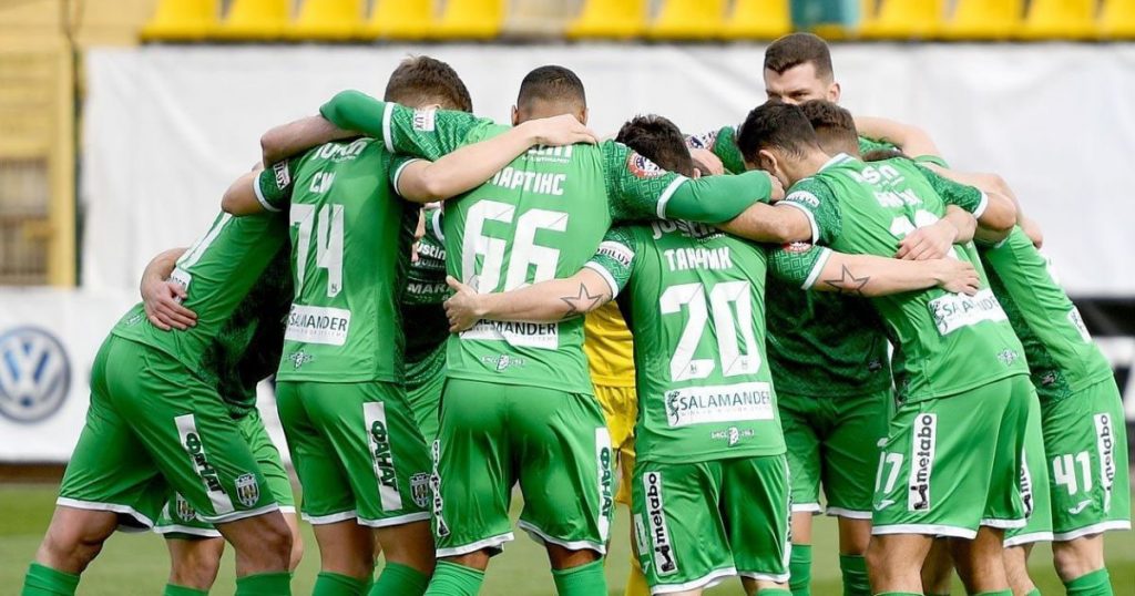 Карпаты – Рух: где смотреть матч и прогноз на игру УПЛ